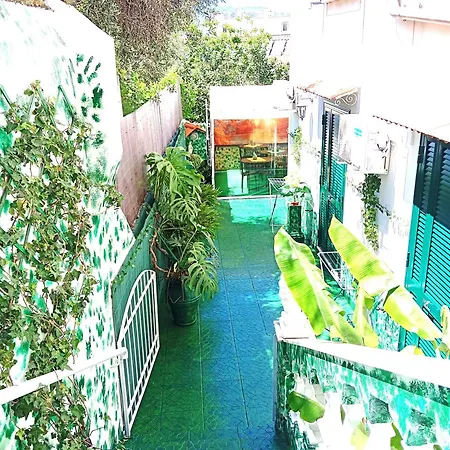 Caldi Abbracci Pensionat Meta